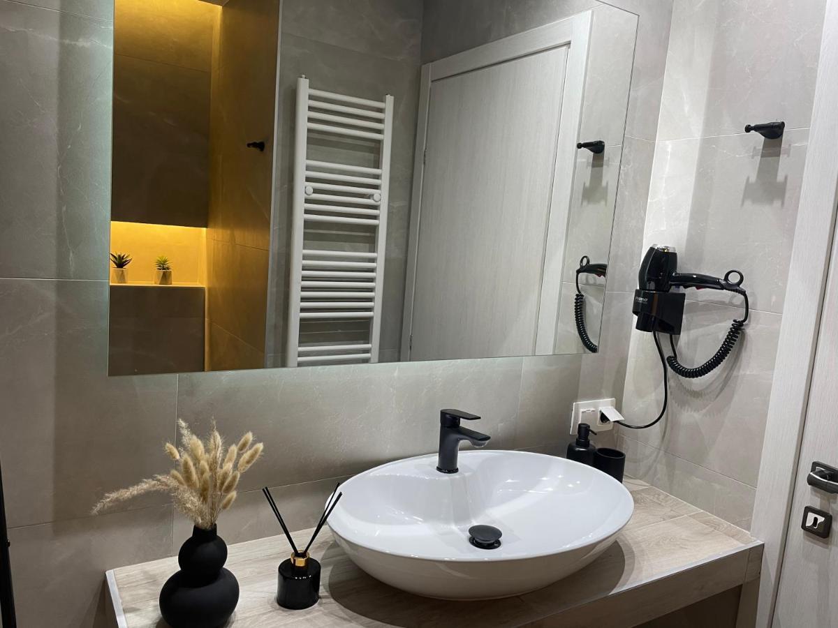 Jacuzzi Suite Ladadika سالونيك المظهر الخارجي الصورة